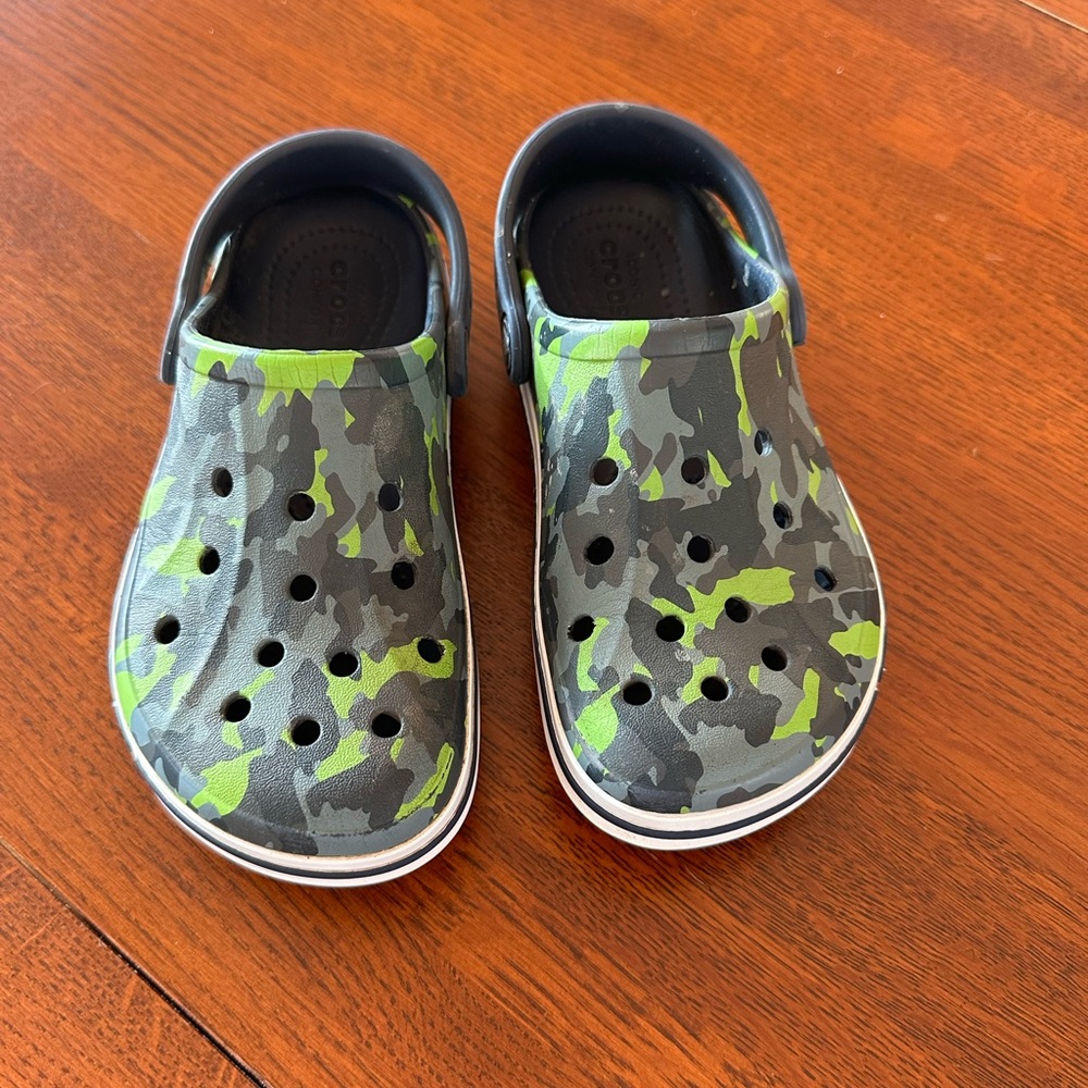 CROCS Kids Green and Black Camo